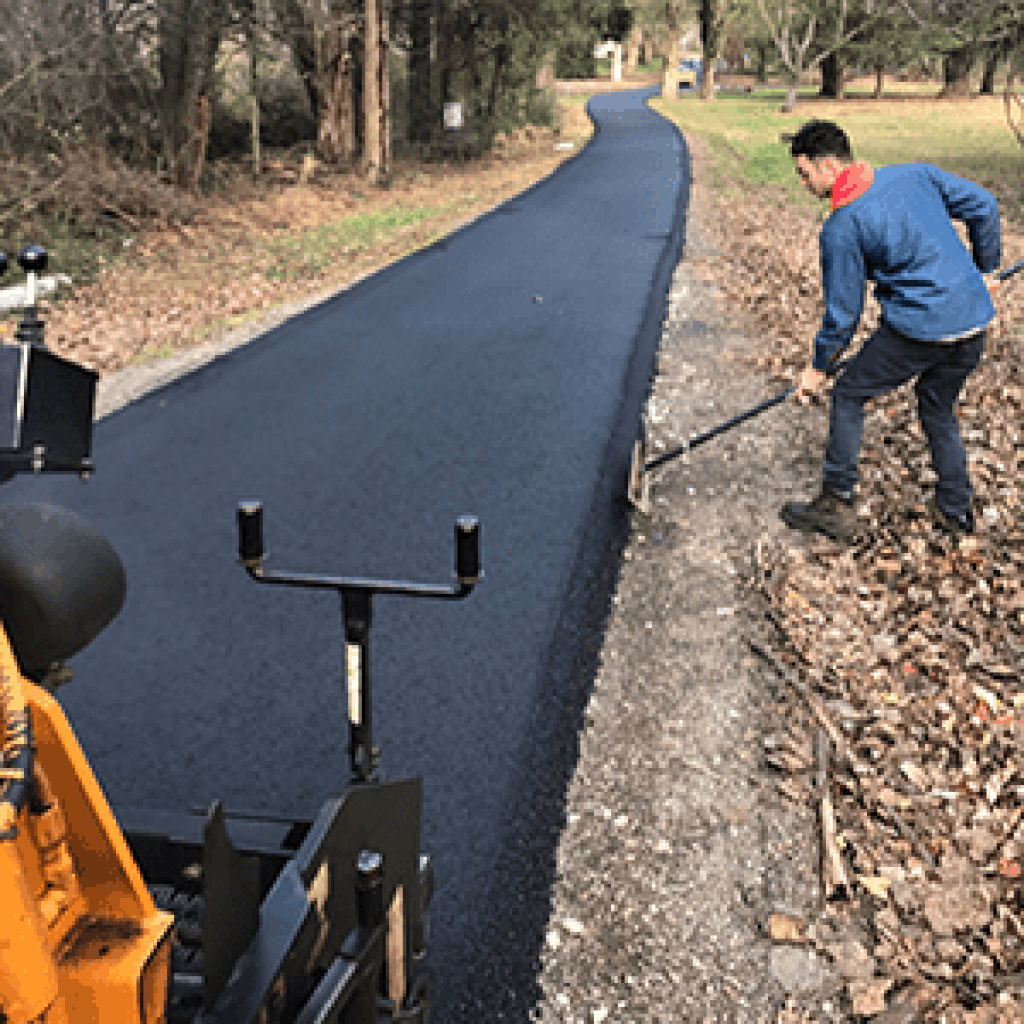 Pros and Cons of Tar & Chip Paving for Driveways